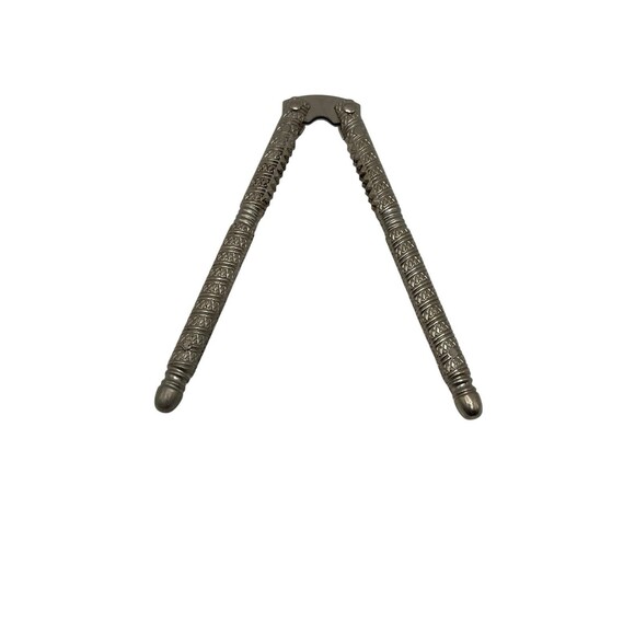 5" Steel Spring Nutcracker Vintage 1940's Classic Standard Metal Nut Cracker - Picture 2 of 3